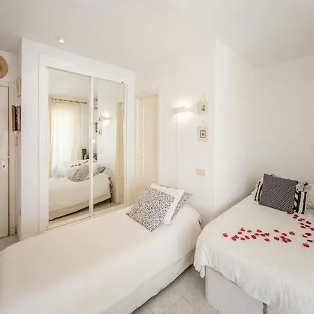 Cozy In With Kitchen Apartment *
